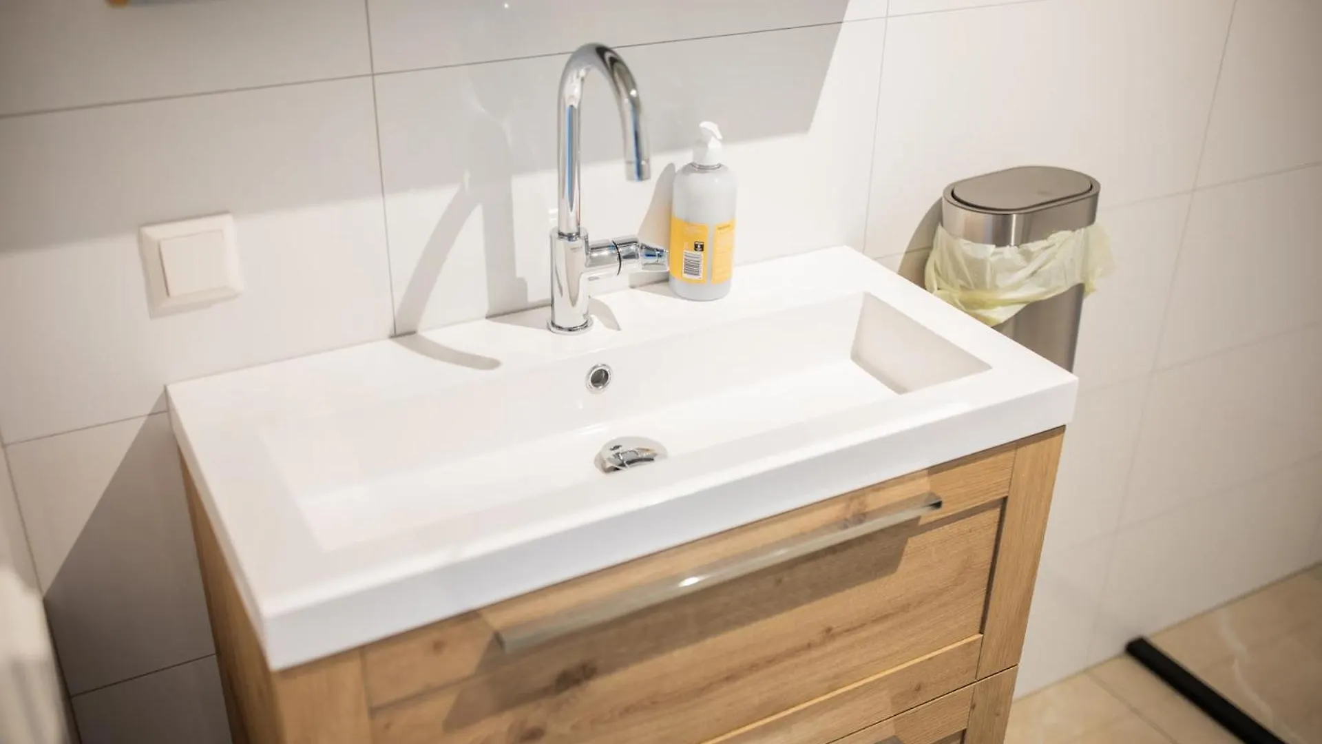 Breathtaking 3 Bedroom Apartment Pk6B Rotterdam